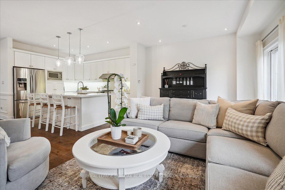 3 Bedrooms Condo at 2086 Ghent, Burlington For sale