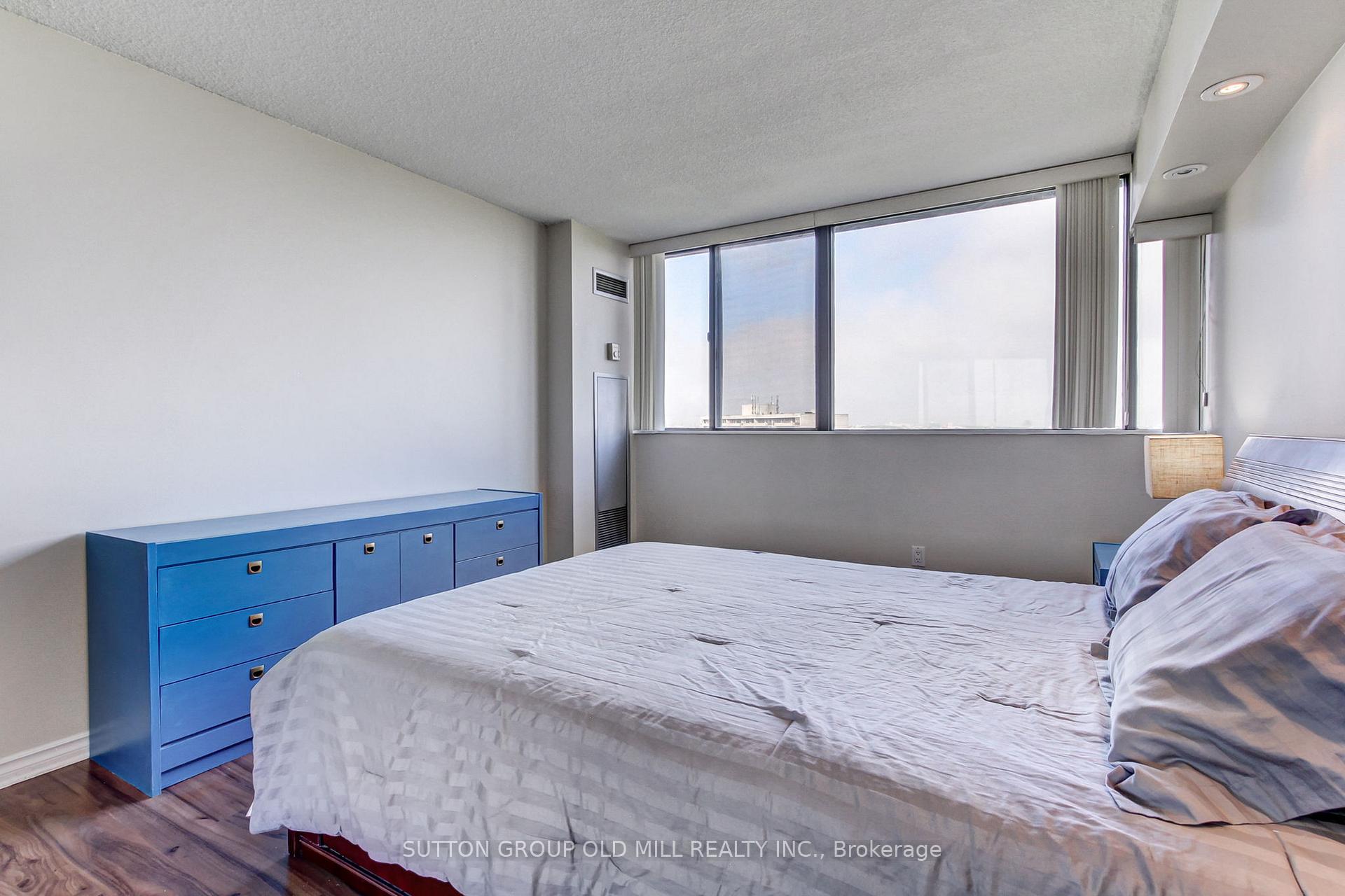 3 Bedrooms Condo at 133 Torresdale, Toronto For sale