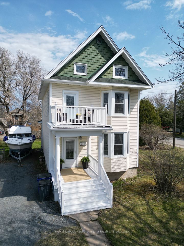 211 Farah Avenue, Temiskaming Shores, ON P0J 1P0