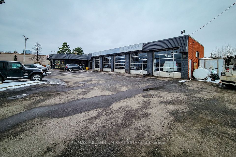 https://trreb-image.ampre.ca/MaiuzFsvvp8SBgq_vIQfEo7e-MqxMfBVhYTuPK9sV8o/rs:fit:960:960/wm:.5:so:0:50:.4/wmsh:10/wmt:PHNwYW4gZm9yZWdyb3VuZD0nd2hpdGUnIGZvbnQ9JzY4Jz5SRS9NQVggTUlMTEVOTklVTSBSRUFMIEVTVEFURSwgQnJva2VyYWdlPC9zcGFuPg/L3RycmViL2xpc3RpbmdzLzQwLzg2LzAyLzYyL3AvZjZlMDY3NzktOTY4Yi00NTcyLThiYmItYjVjNzZjNTJlYzMzLmpwZw.jpg