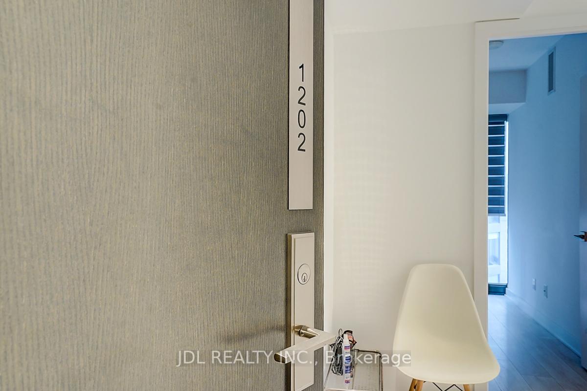 1 Bedroom Condo at 188 Cumberland, Toronto For sale