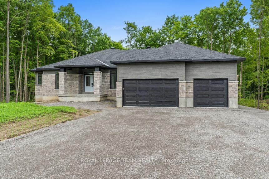 47 Hogan Drive, McNab/Braeside, ON K7S 0H8