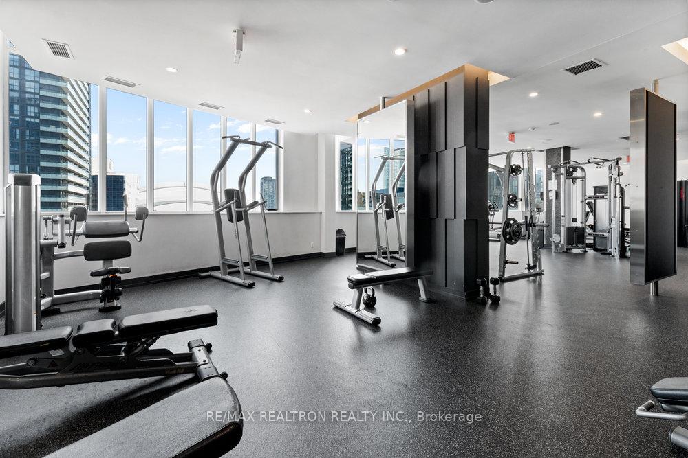 3 Bedrooms Condo at 250 Wellington, Toronto For sale