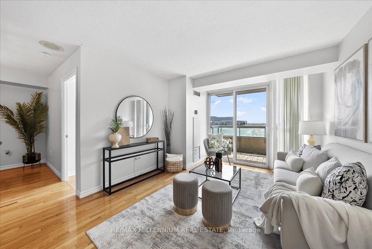 2 Bedrooms Condo at 125 Omni, Toronto For sale