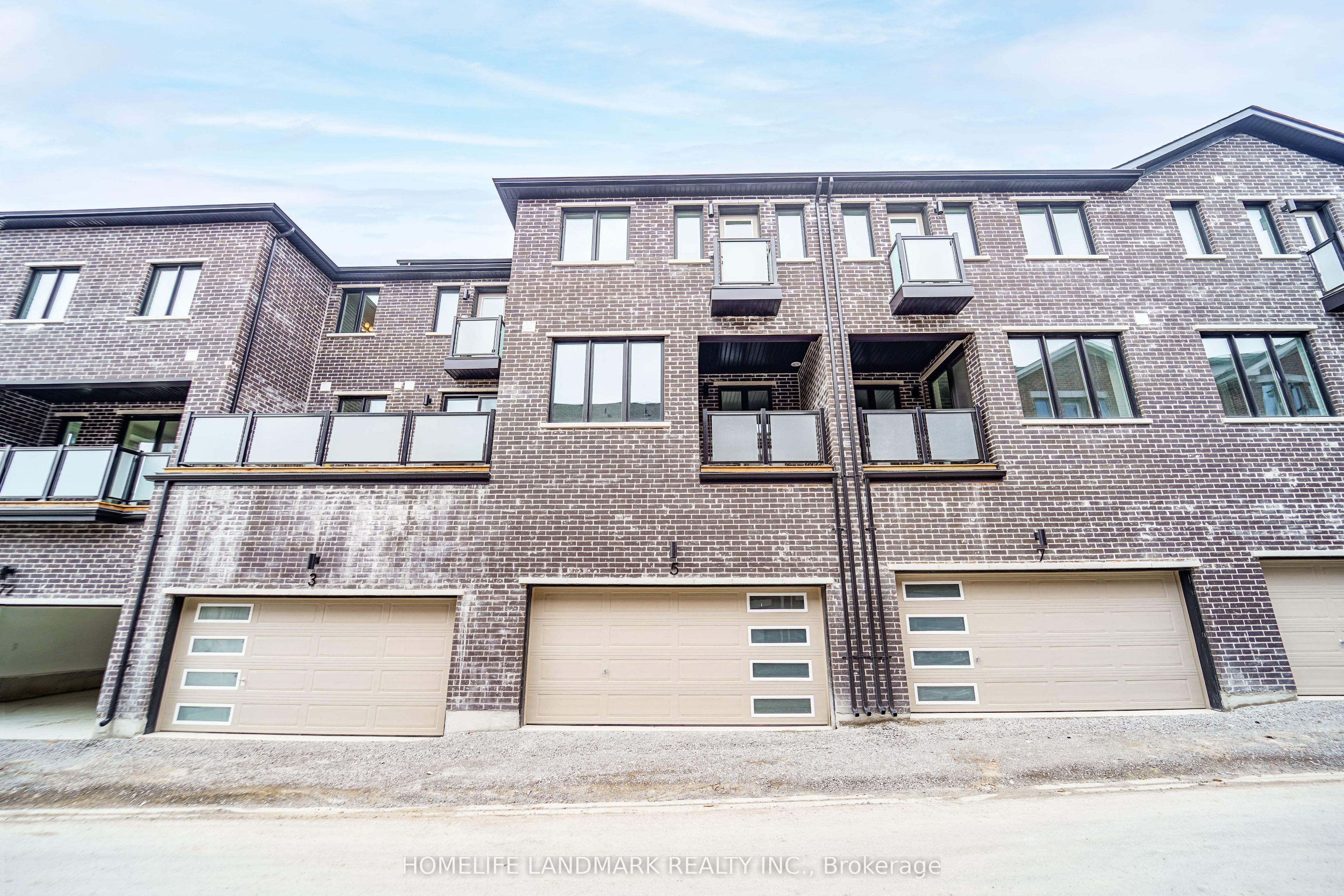 5 Wisla Avenue
