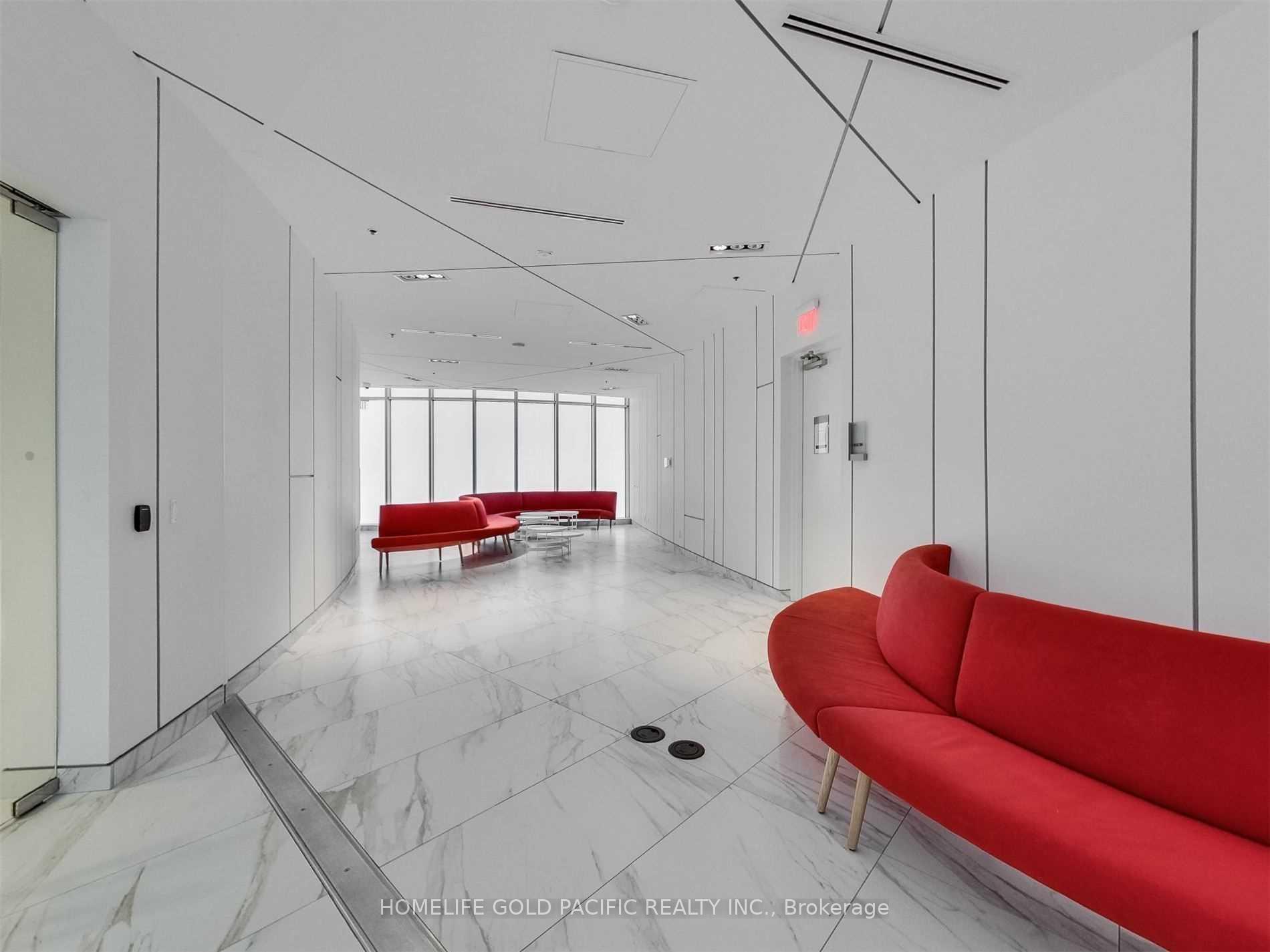 3 Bedrooms Condo at 14 York, Toronto For sale