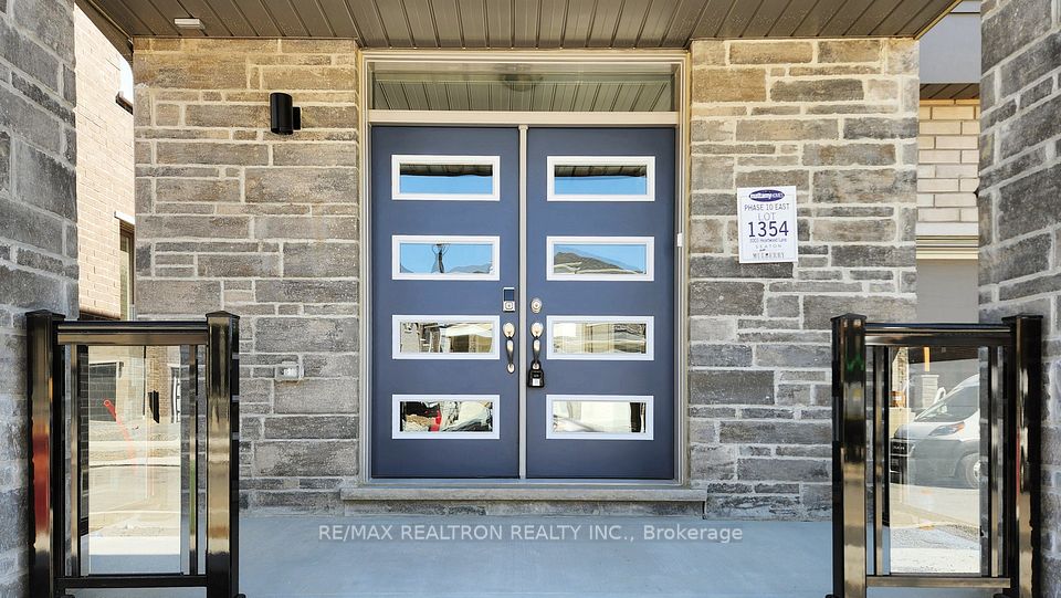 3003 Heartwood Lane, Pickering, ON L1X 0P1