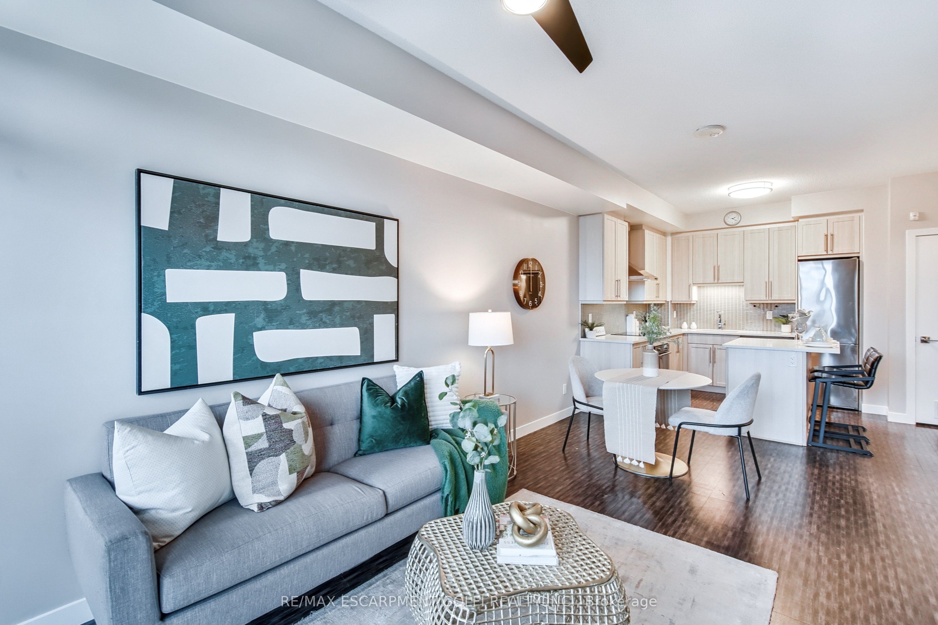 2093 Fairview Street, #408
