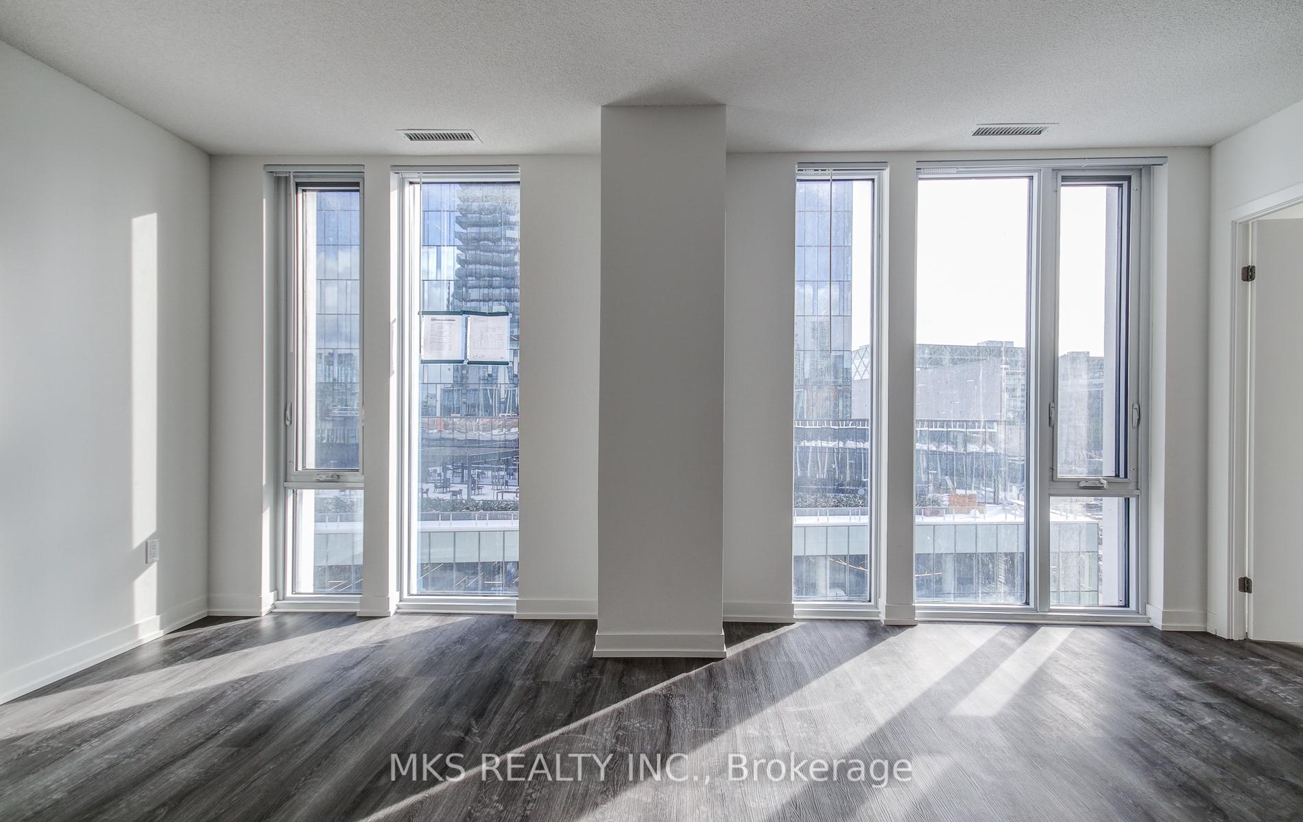3 Bedrooms Condo at 138 Downes,  Toronto For sale