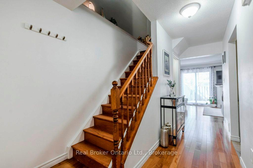 3 Bedrooms Condo at 610 Barton,  Hamilton For sale