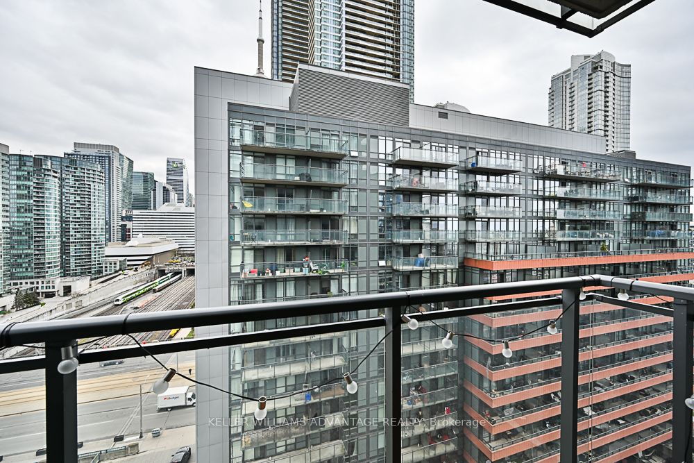 25 Telegram Mews, #1602