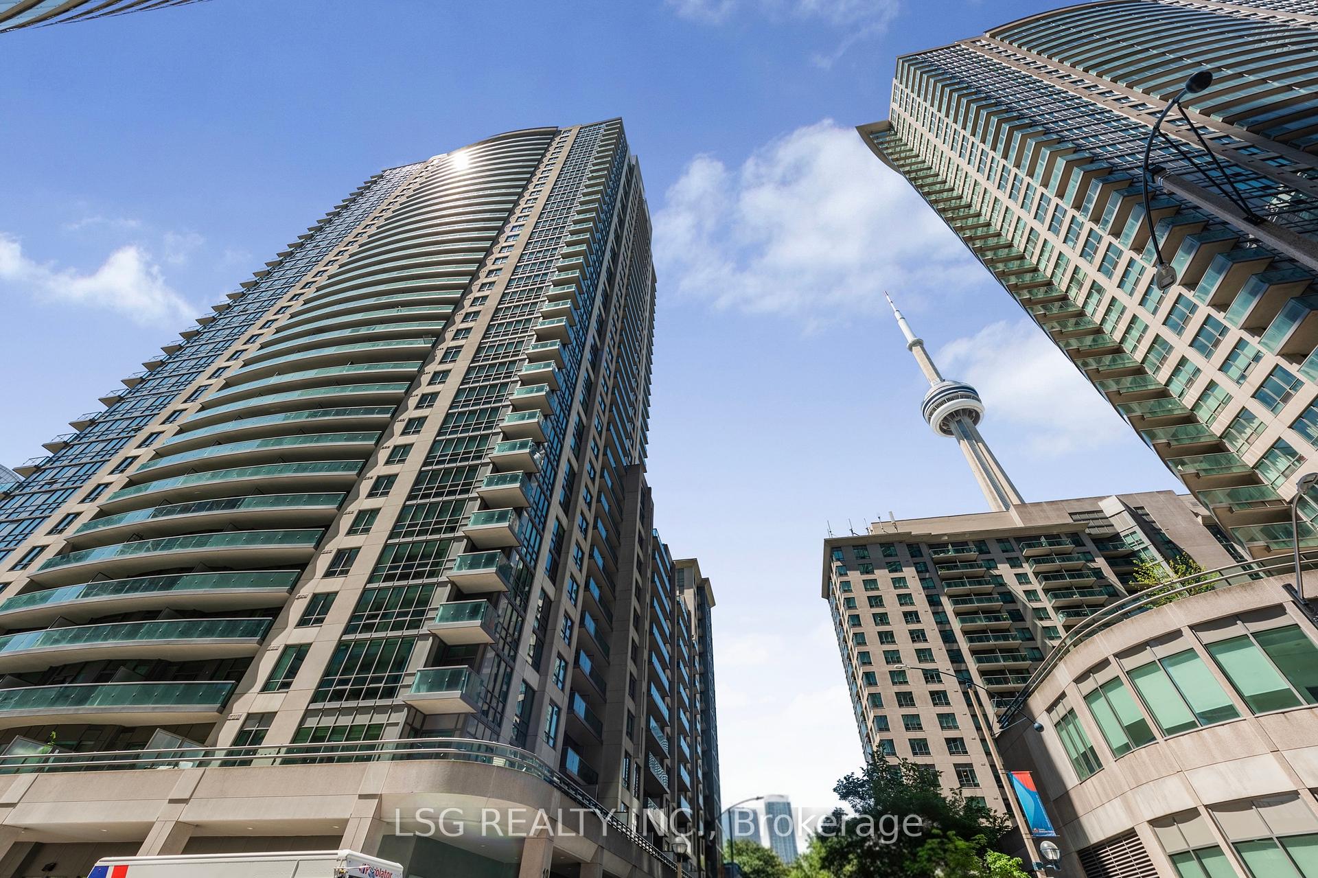 2 Bedrooms Condo at 19 Grand Trunk, Toronto For sale