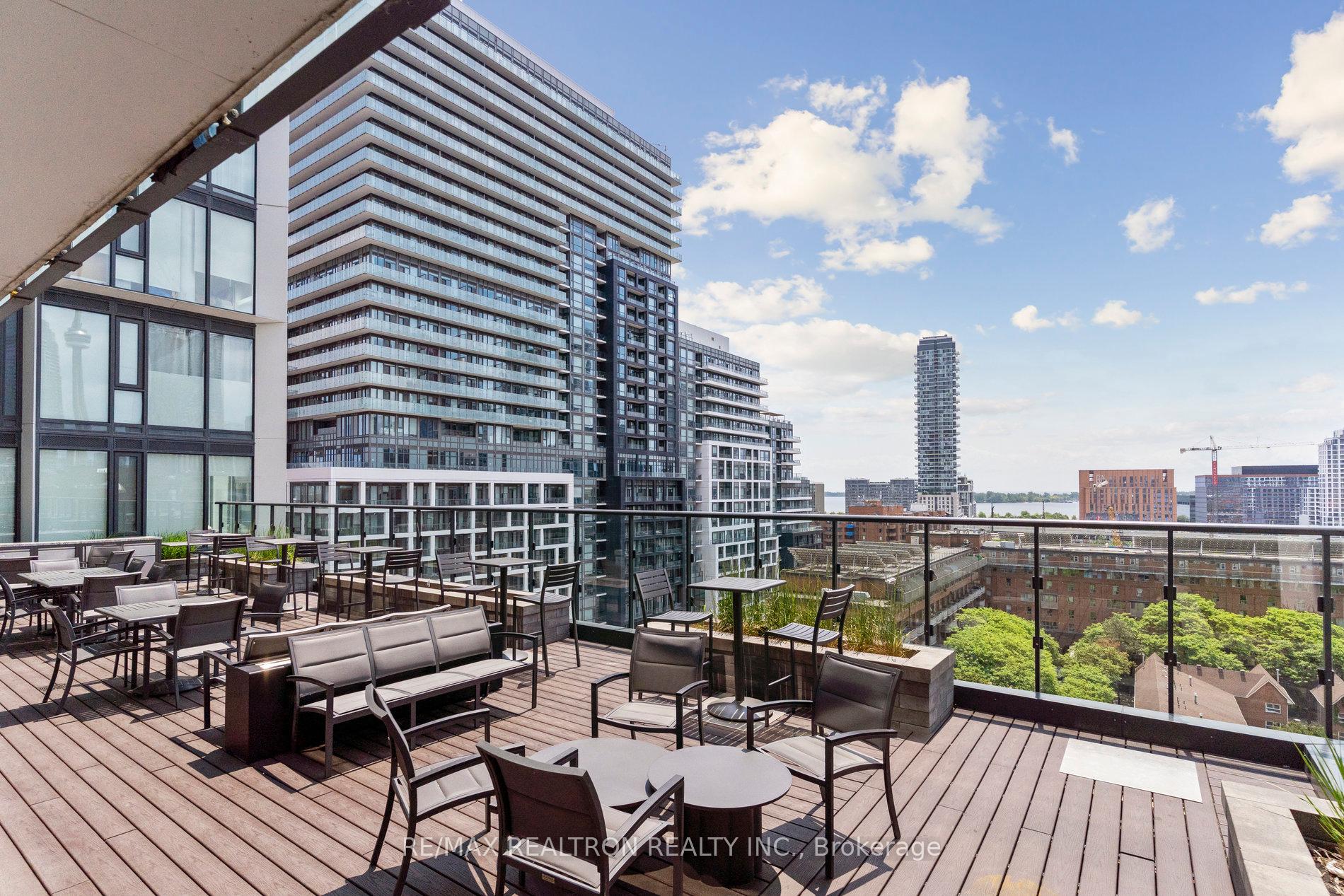 2 Bedrooms Condo at 158 Front, Toronto For sale