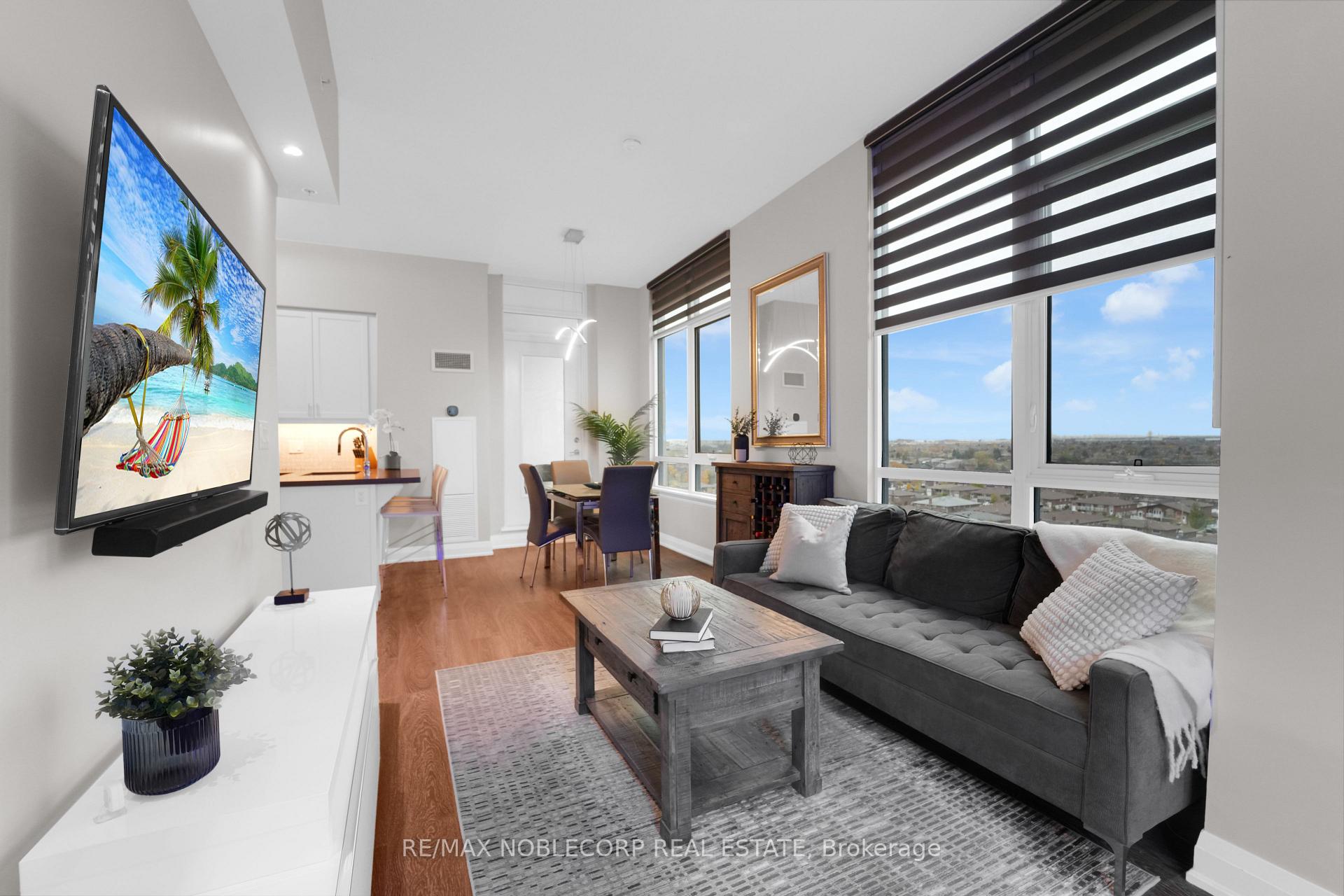 2 Bedrooms Condo at 12 Woodstream, Vaughan For sale