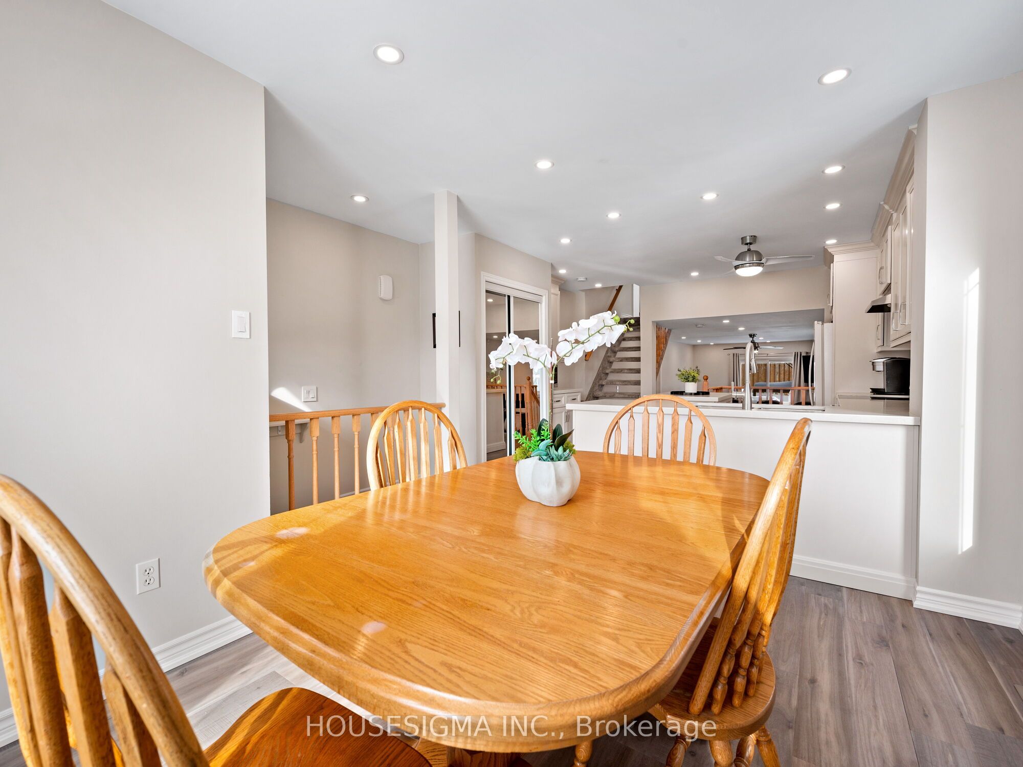 10 Willow Drive, Barrie, ON L4N 8T2
