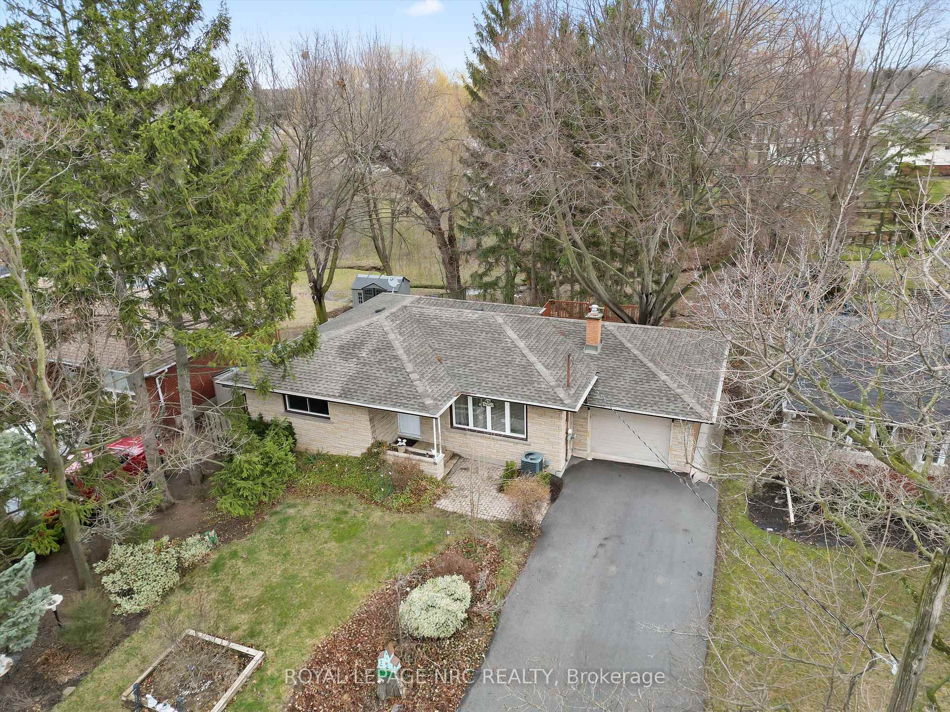 30 Juliana Crescent, St. Catharines, ON L2N 4B4
