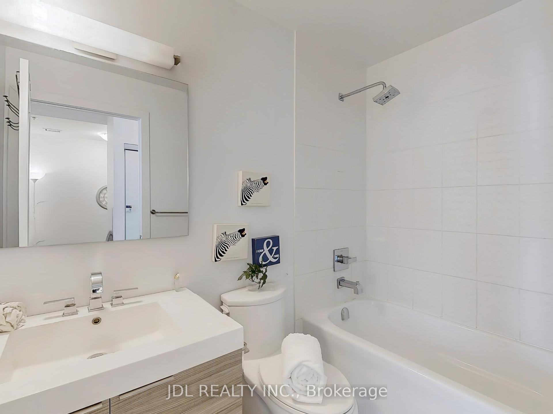 2 Bedrooms Condo at 318 Richmond, Toronto For sale