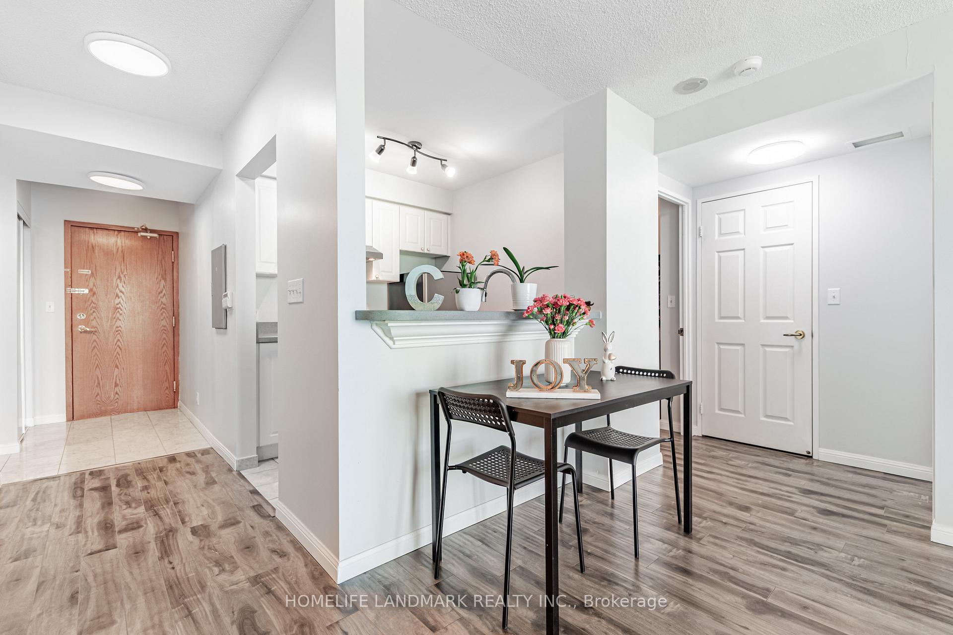 2 Bedrooms Condo at 1 Lee Centre, Toronto For sale