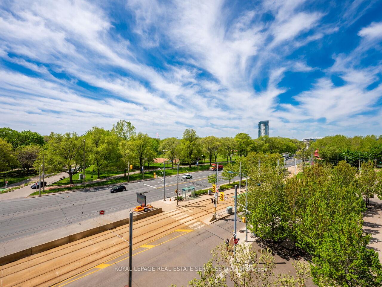 2 Bedrooms Condo at 628 Fleet, Toronto For sale