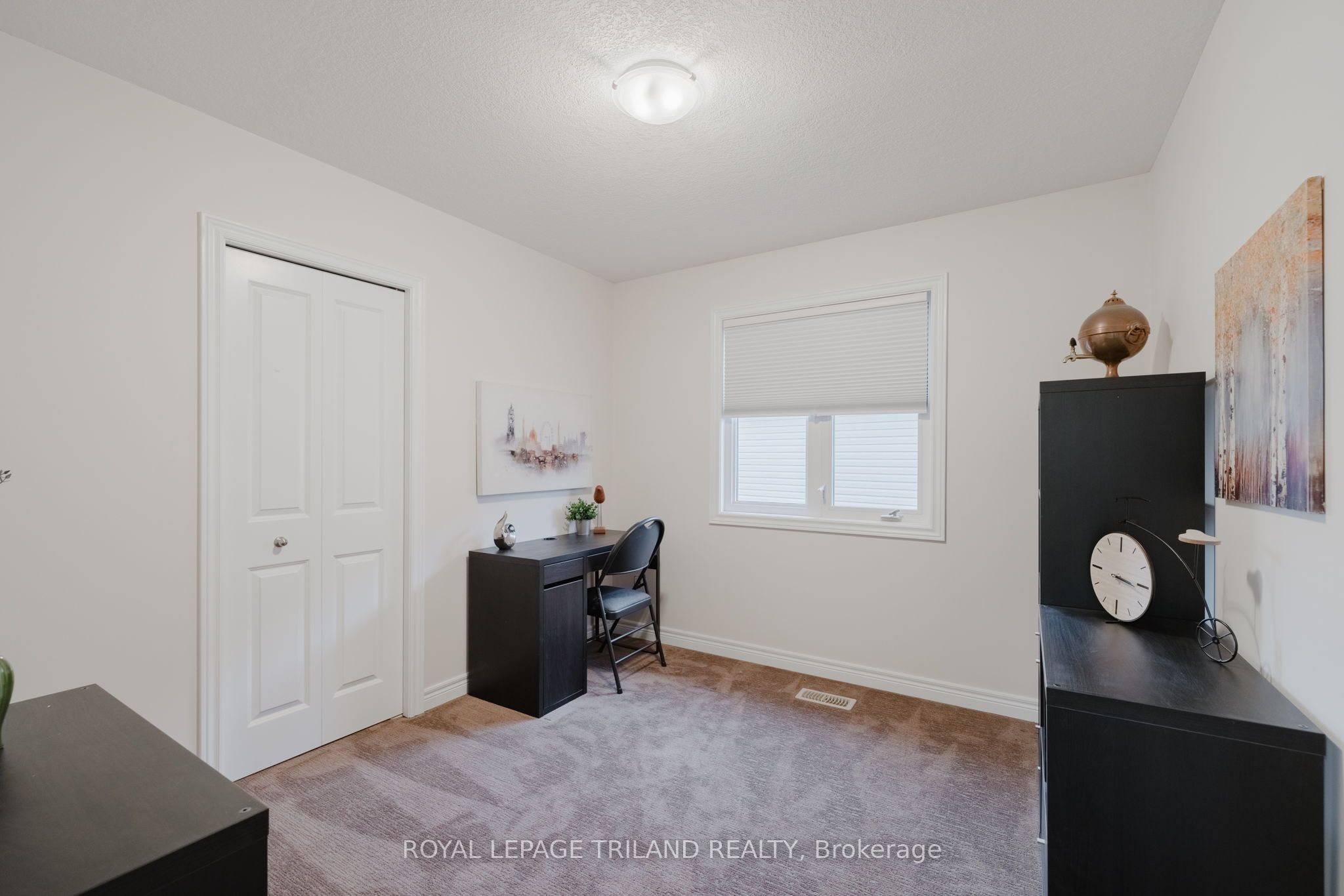 711 Springwood Crescent