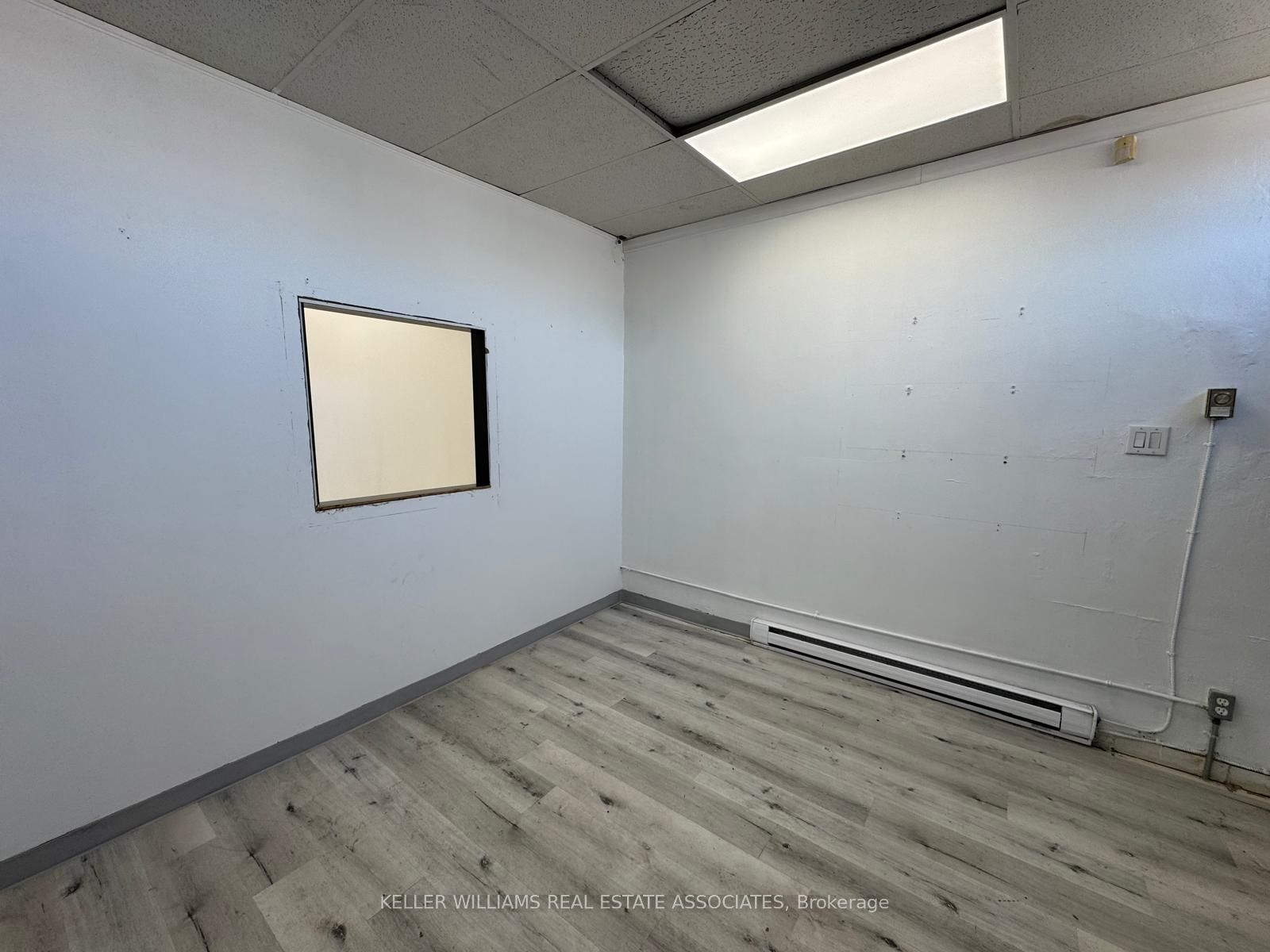 300 Lakeshore Road W