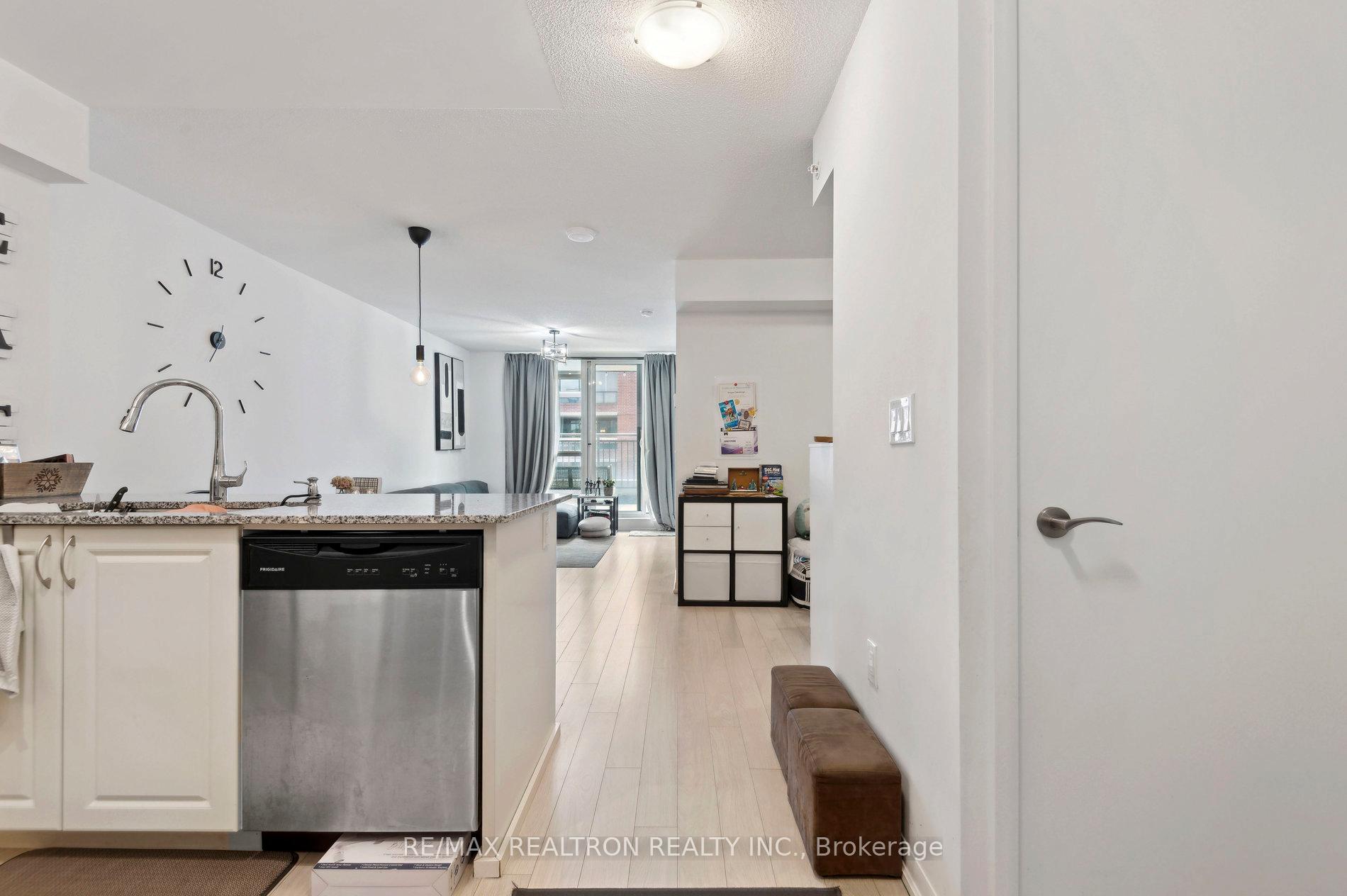 2 Bedrooms Condo at 3091 Dufferin, Toronto For sale