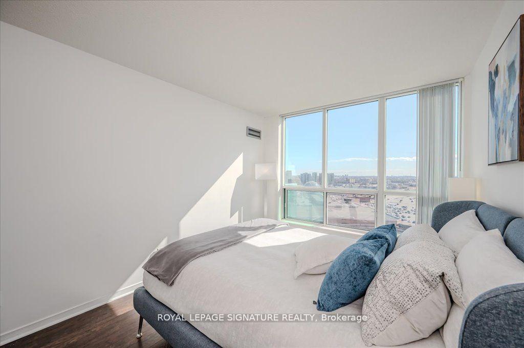 1 Bedroom Condo at 2545 Erin Centre, Mississauga For sale