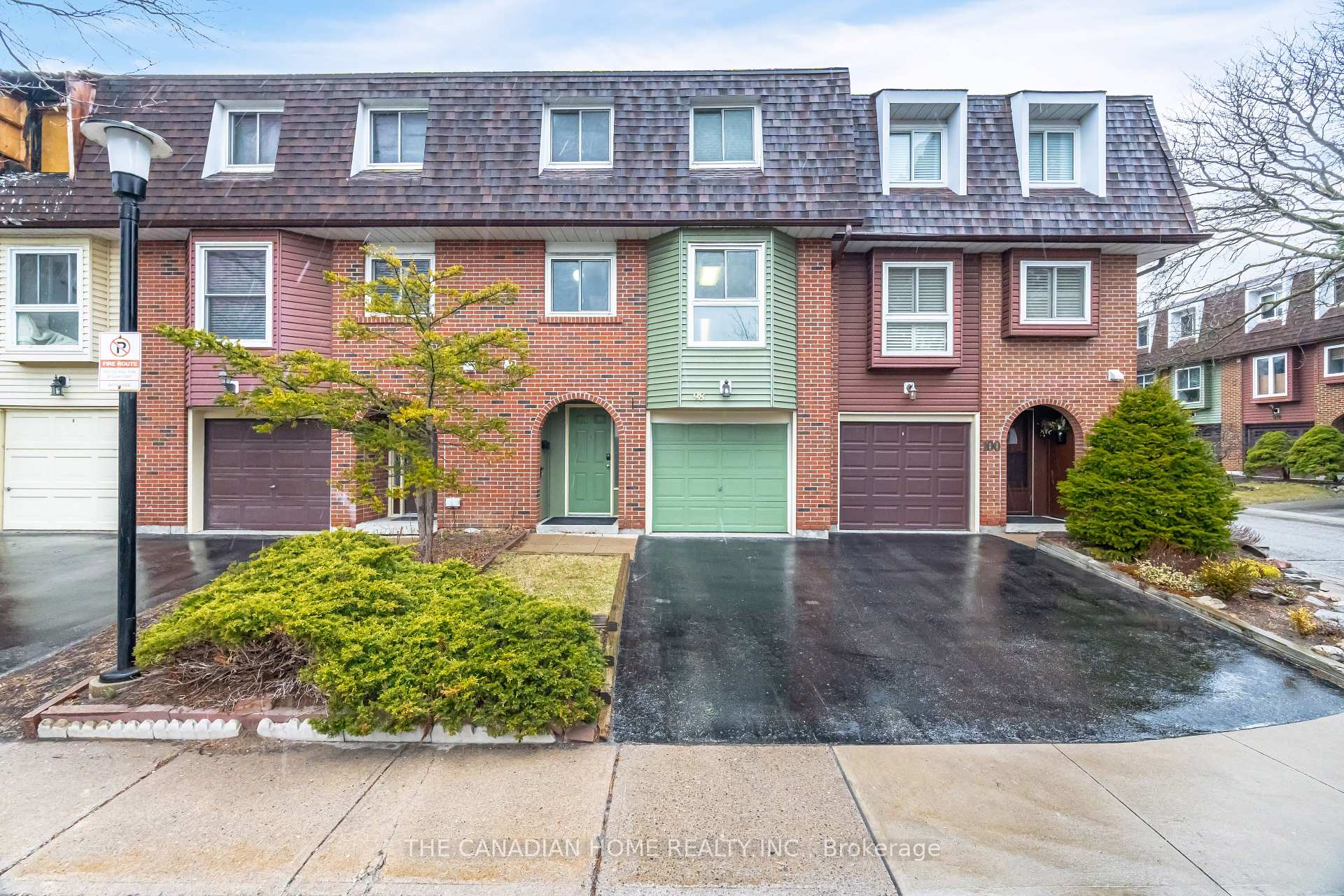 3 Bedrooms Condo at 4662 Kingston, Toronto For sale