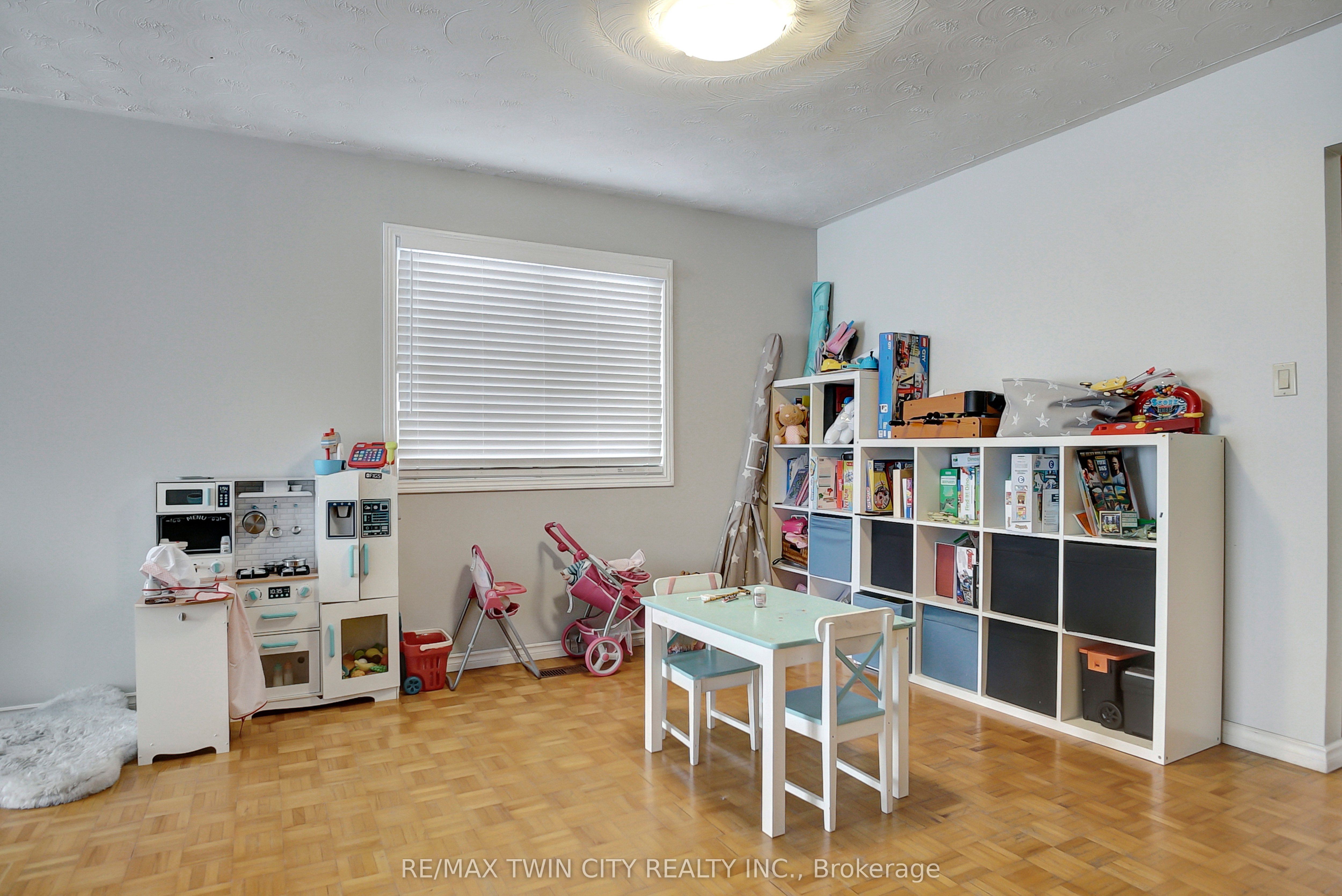 562 Champlain Boulevard, Cambridge, ON N1R 7V2
