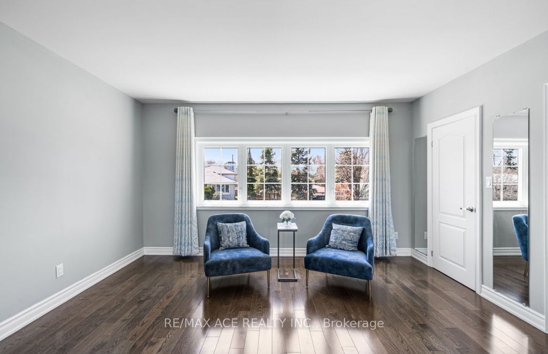 6 Oldborough Circle
