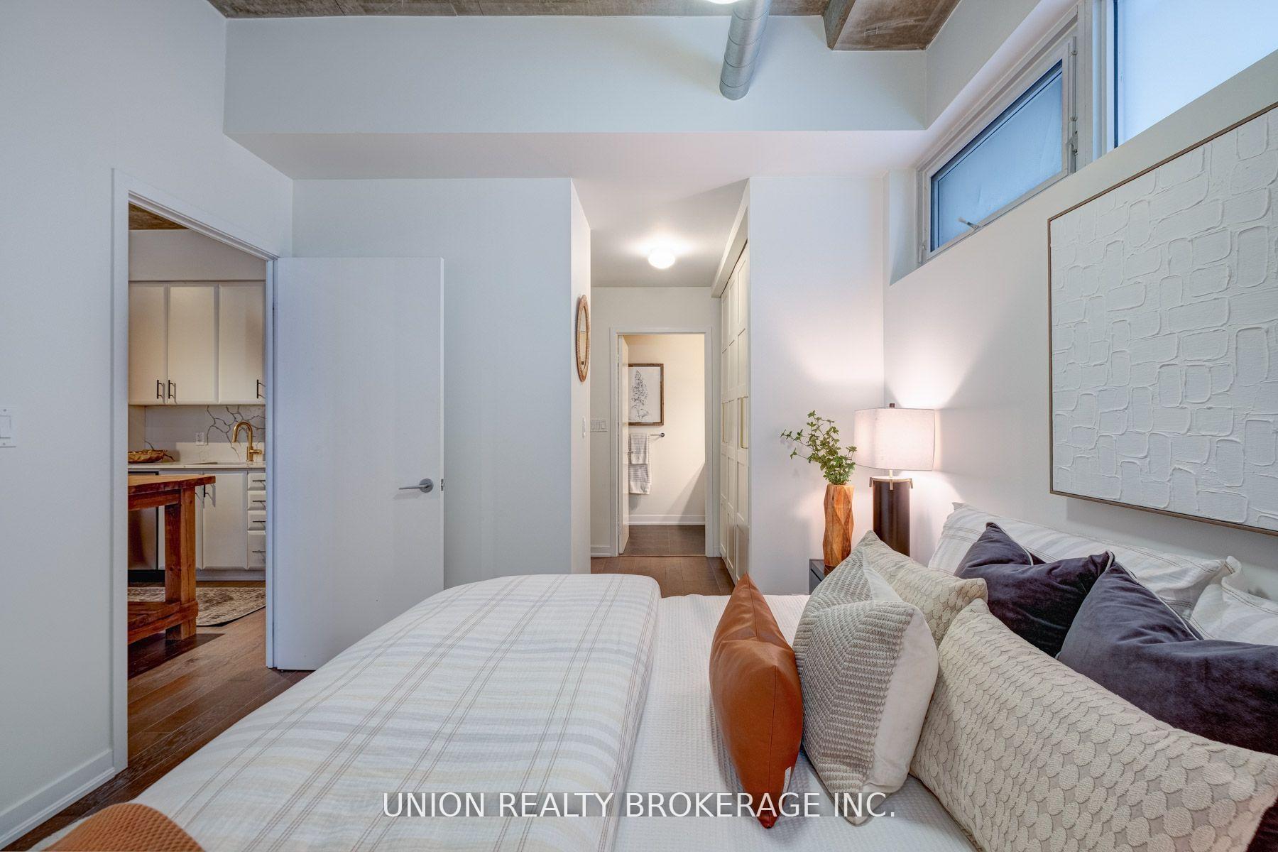 3 Bedrooms Condo at 201 Carlaw, Toronto For sale