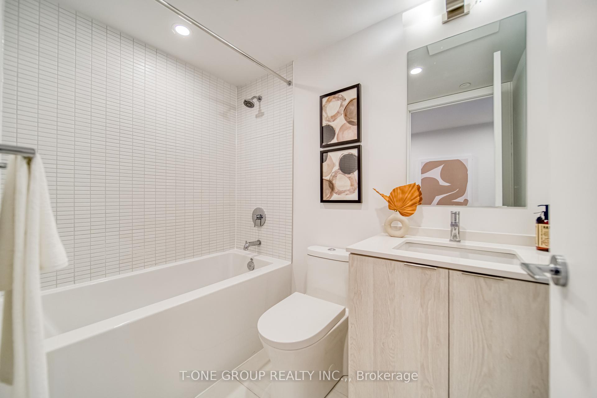 2 Bedrooms Condo at 1 Jarvis, Hamilton For sale