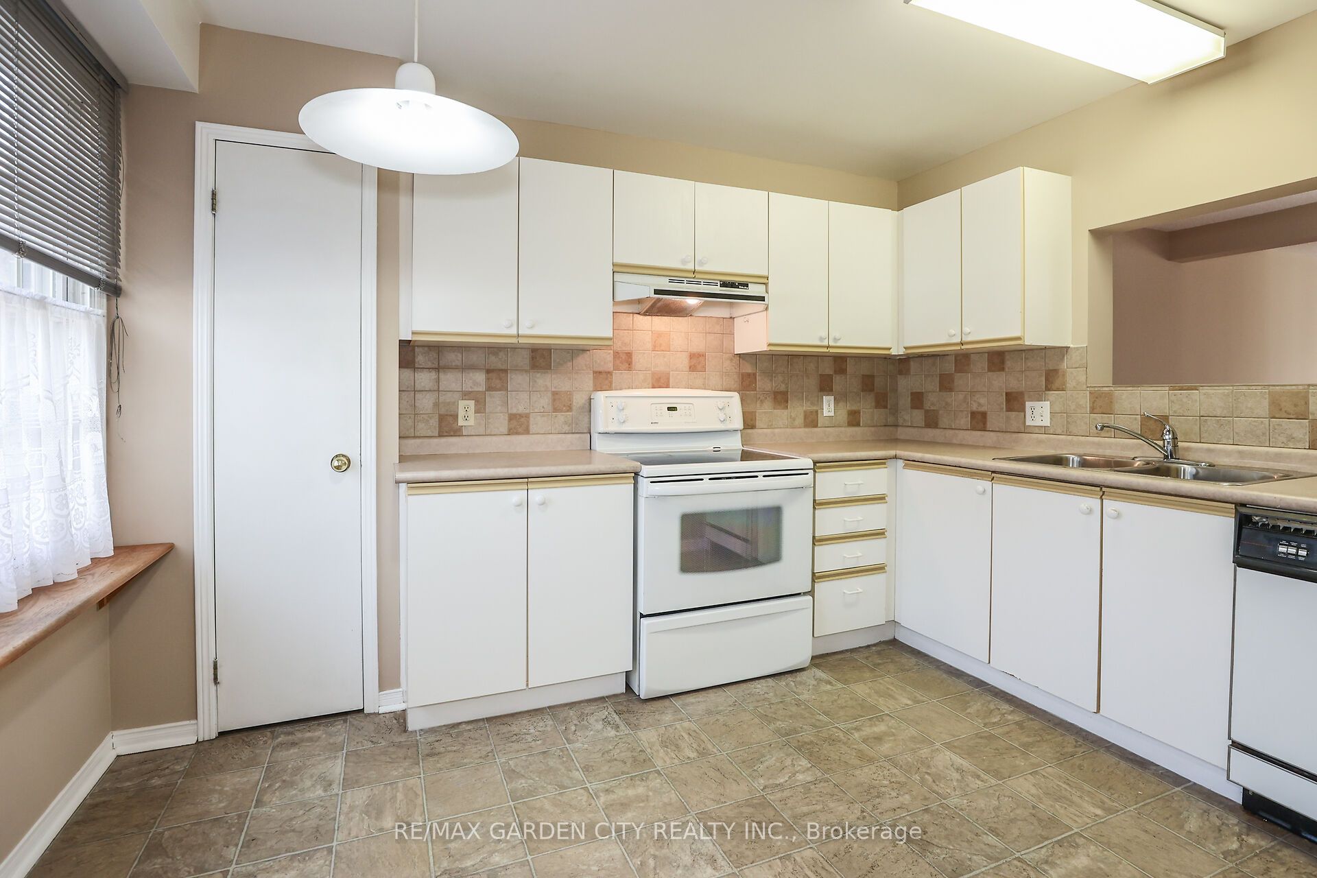 55 Kerman Avenue, #44