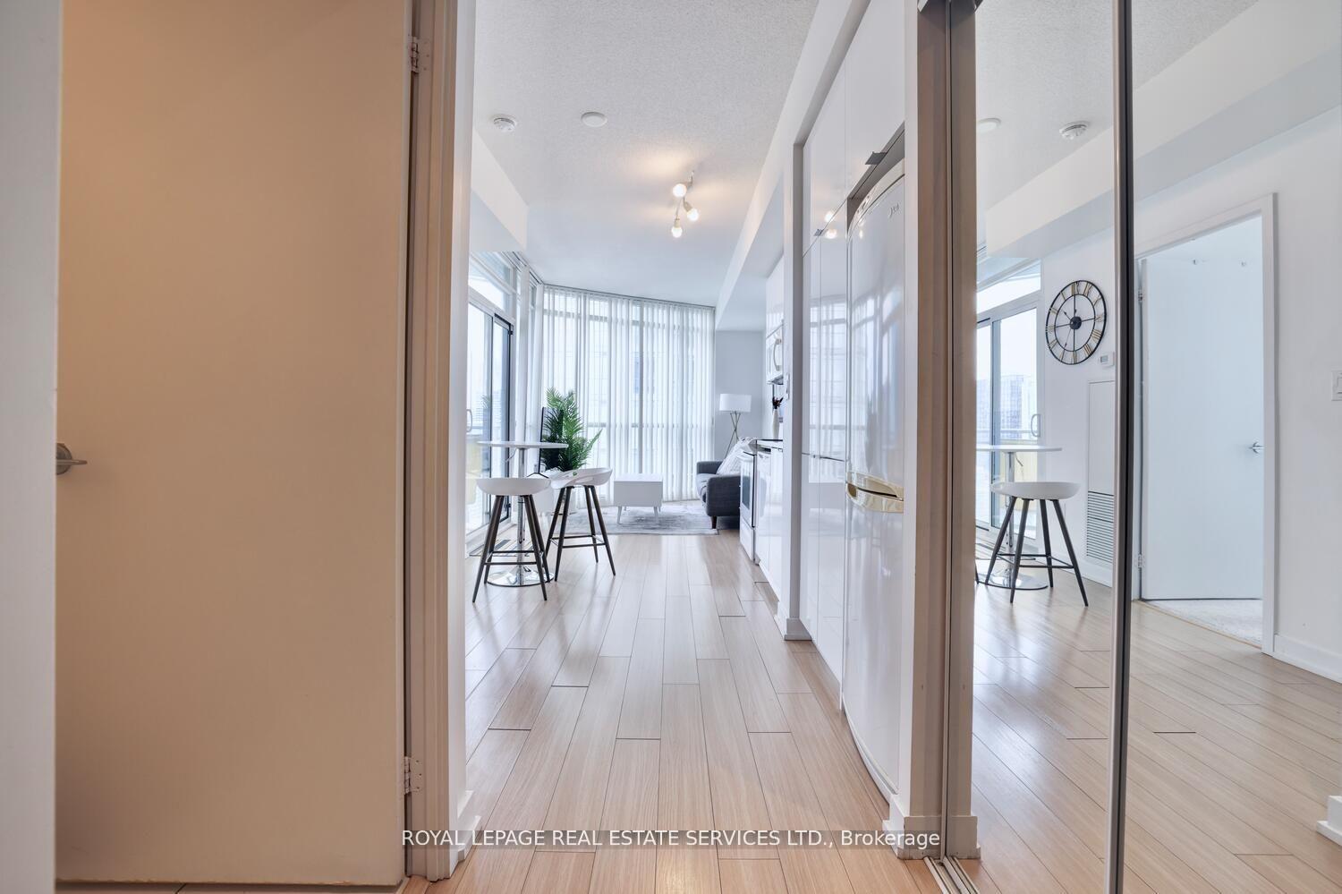 1 Bedroom Condo at 21 Iceboat, Toronto For sale