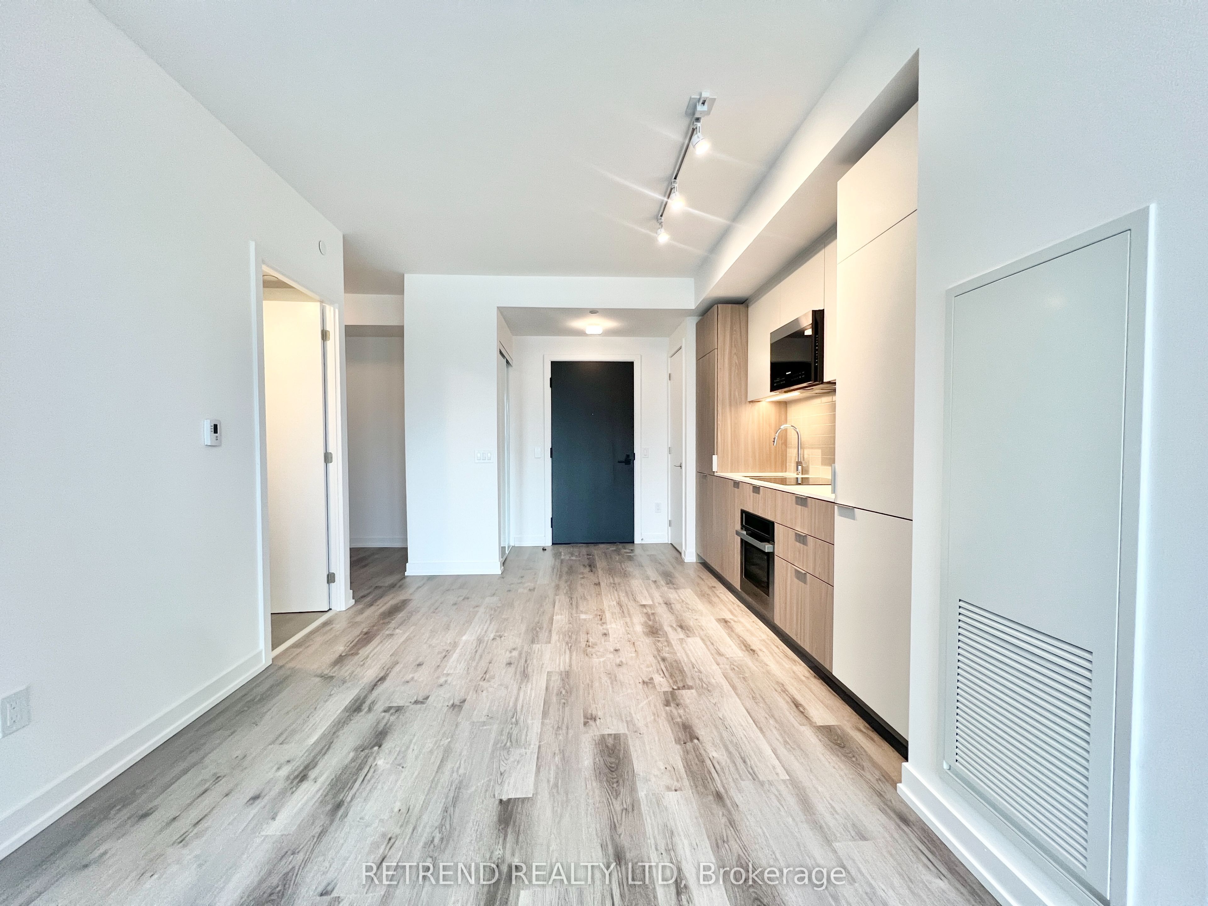 28 Eastern Avenue, #815