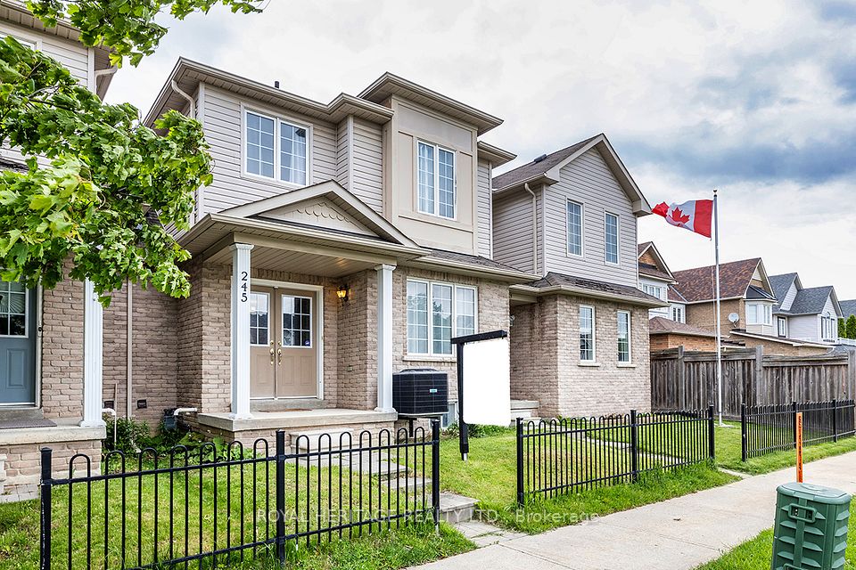 245 Sprucewood Crescent, Clarington, ON L1C 5H1