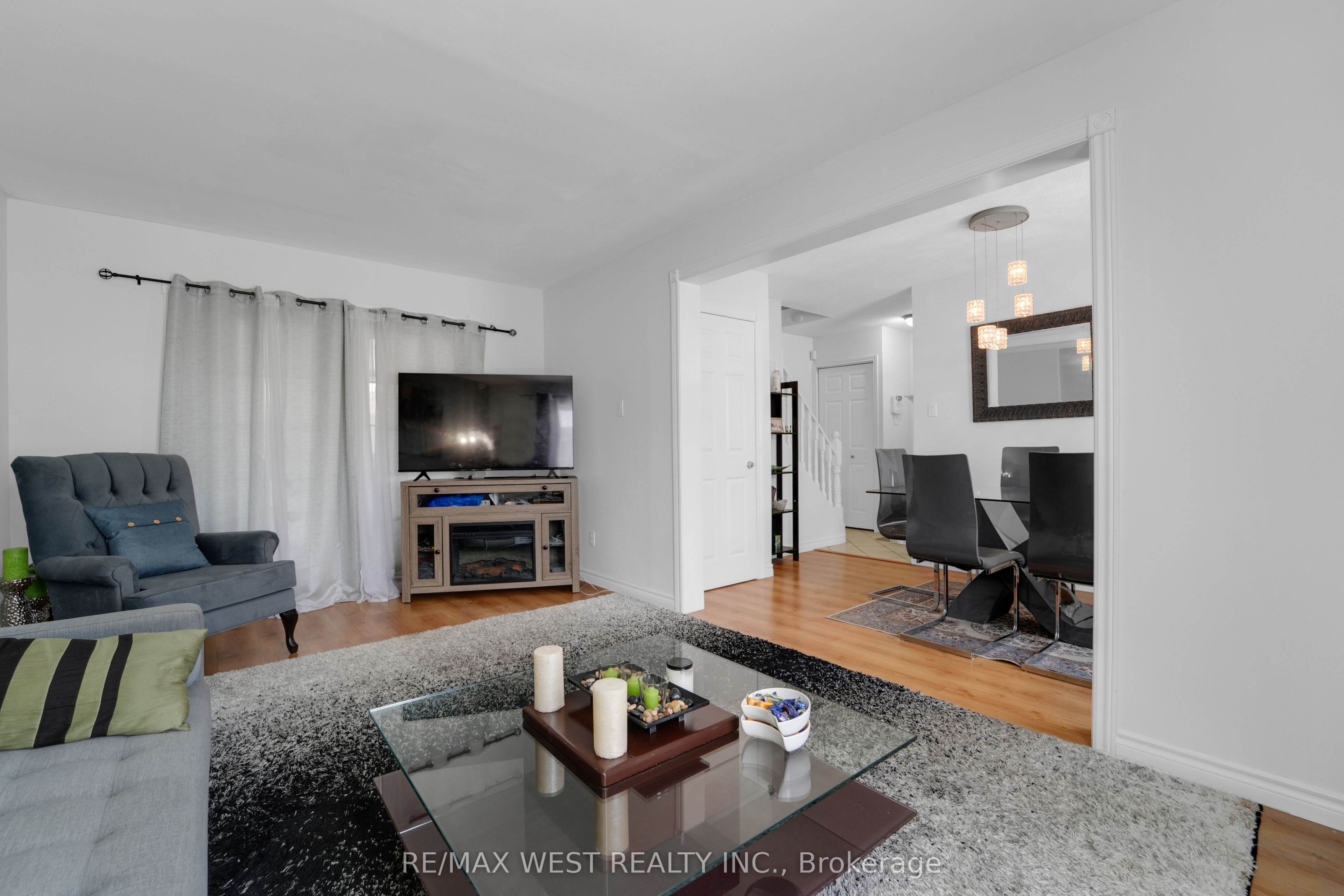 18 Jasmine Square