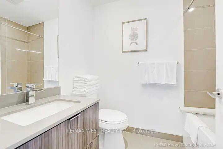 Condo at 395 Bloor, Toronto For sale