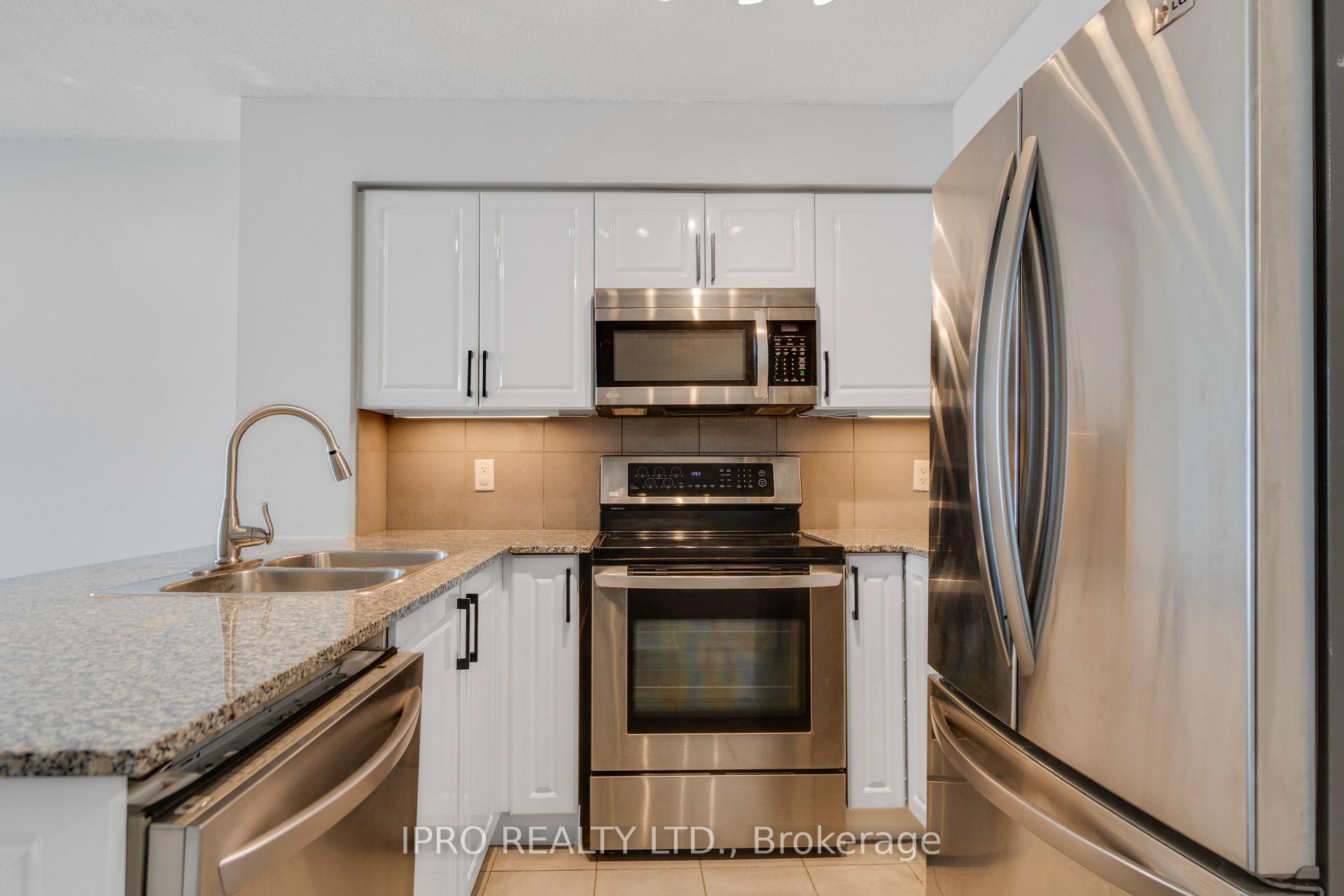 2 Bedrooms Condo at 16 Yonge, Toronto For sale