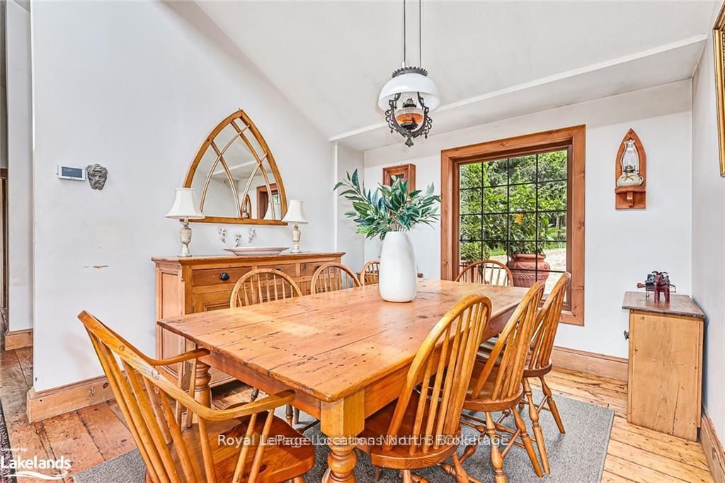795310 The Blue Mountains Clearview Townline