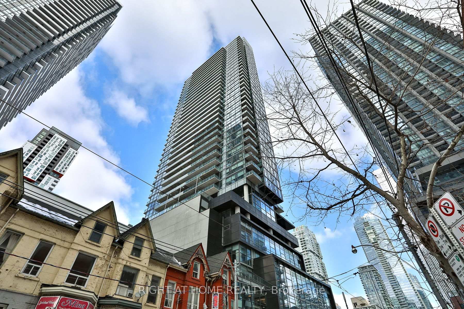 Condo at 290 Adelaide,  Toronto For sale
