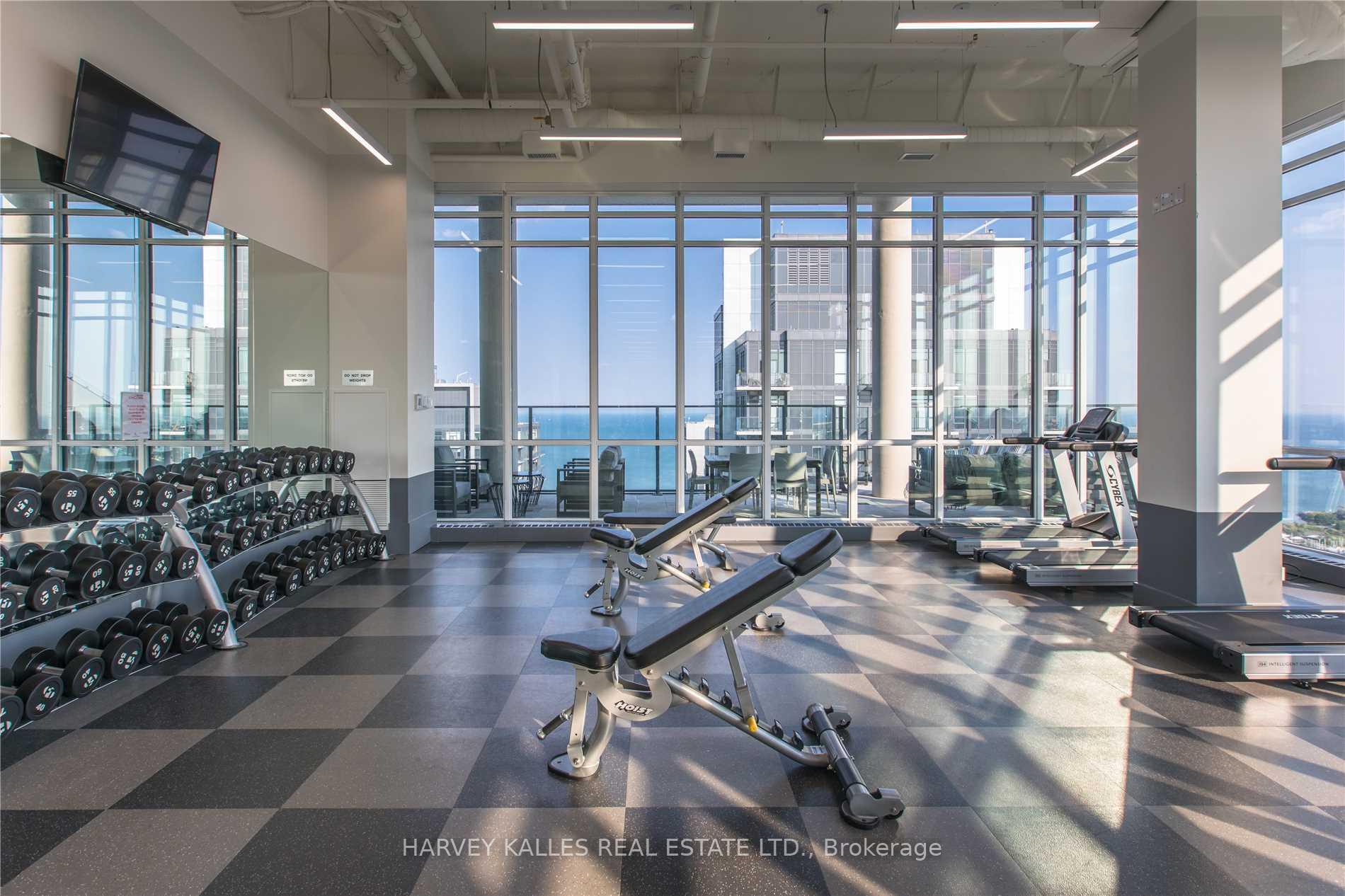 2 Bedrooms Condo at 10 Park Lawn, Toronto For sale