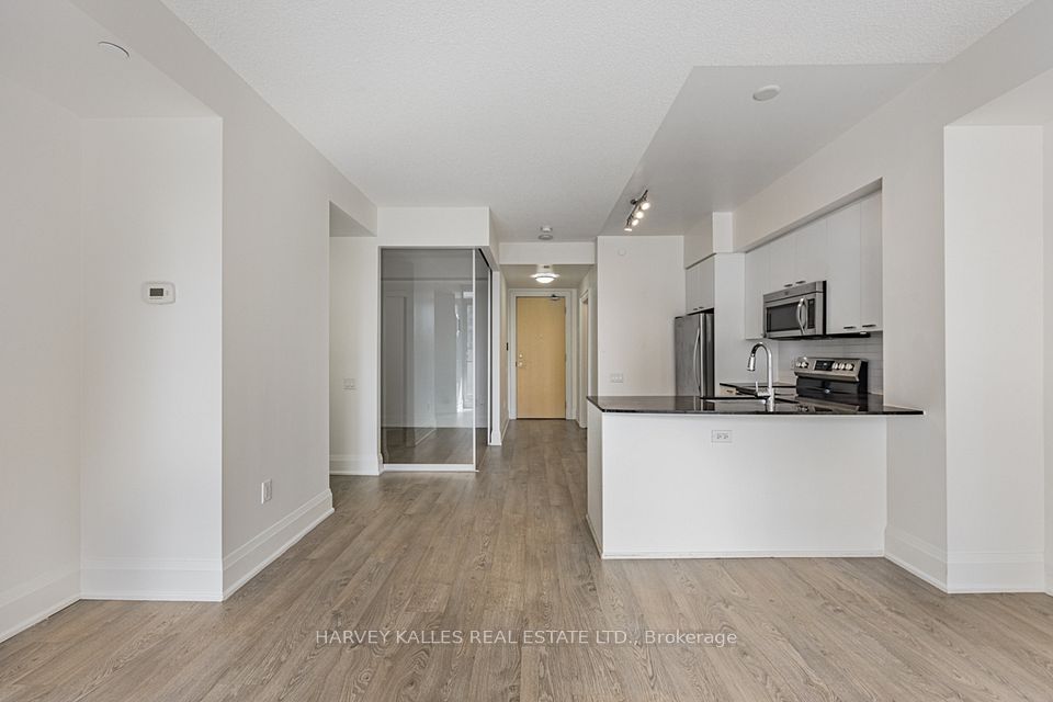 30 Roehampton Avenue 413