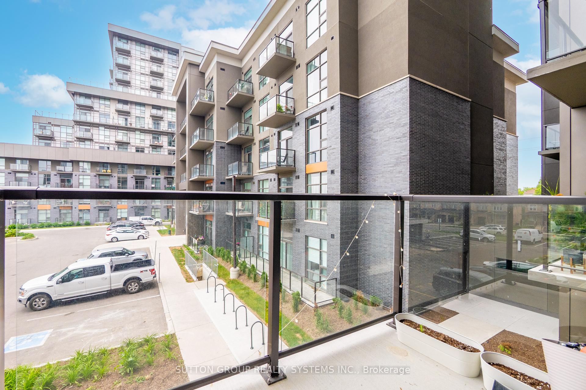 2 Bedrooms Condo at 460 Dundas, Hamilton For sale