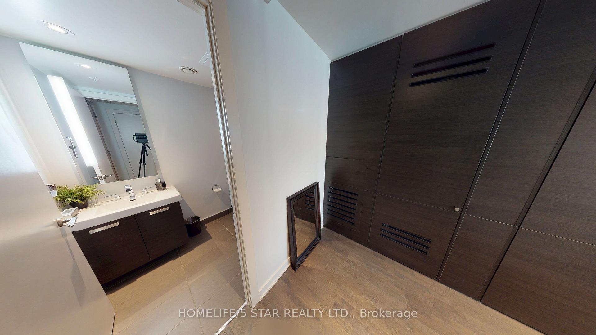 1 Bedroom Condo at 38 Stewart, Toronto For sale