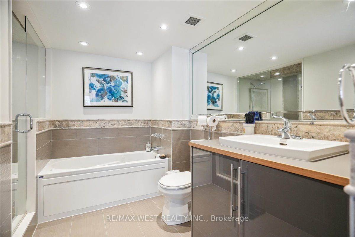 3 Duplex Avenue, #108