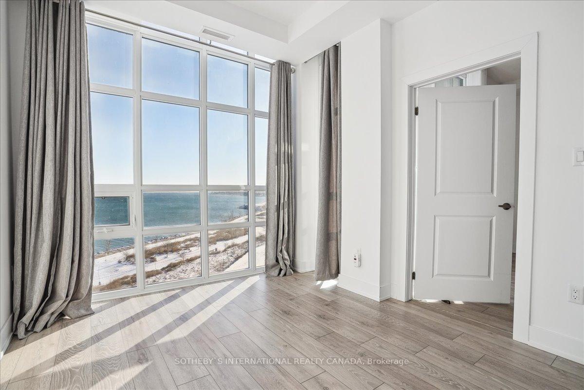 2 Bedrooms Condo at 101 Shoreview,  Hamilton For sale