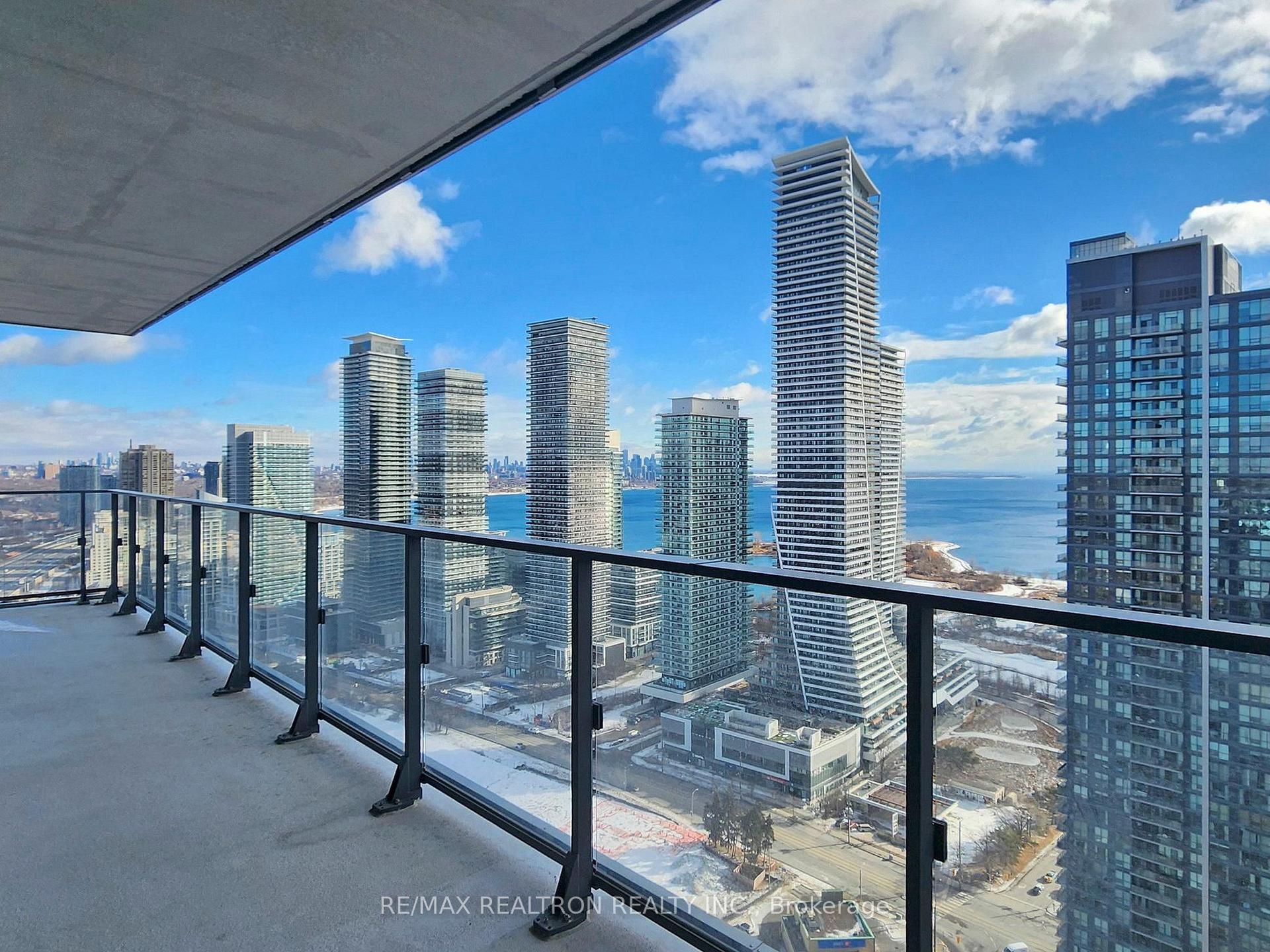 3 Bedrooms Condo at 10 Park Lawn, Toronto For sale