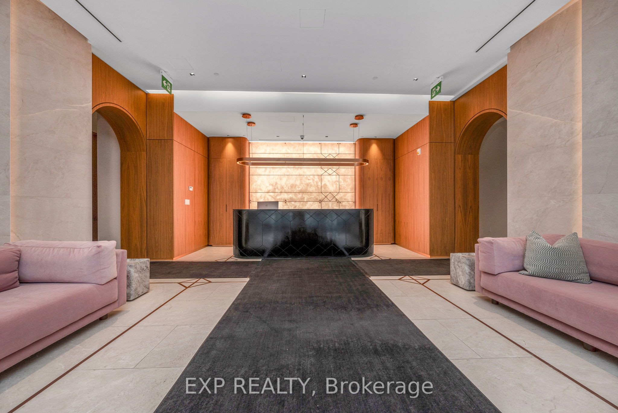 560 Rideau Street, #421