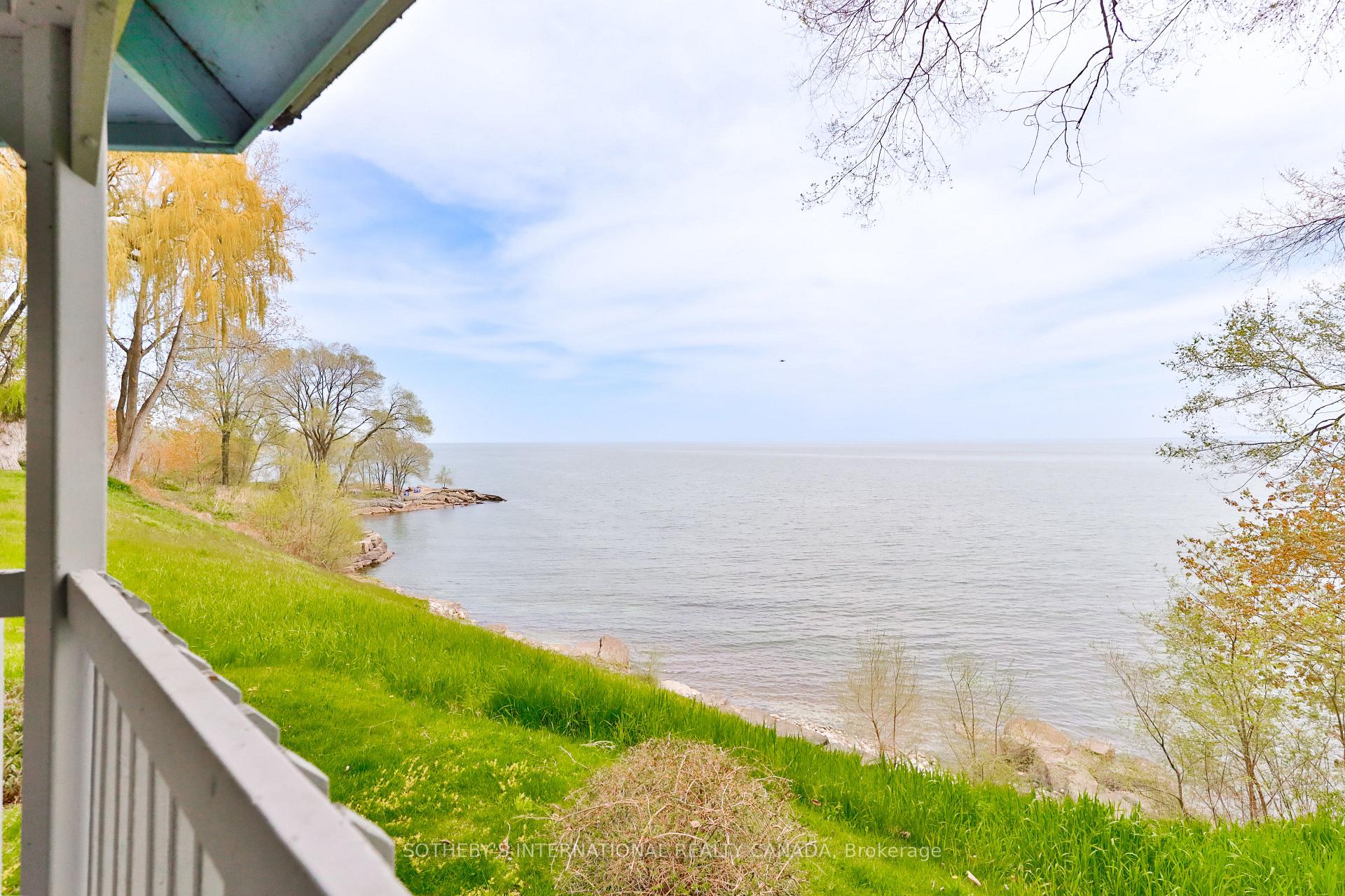 2 Bedrooms Condo at 5194 Lakeshore, Burlington For sale